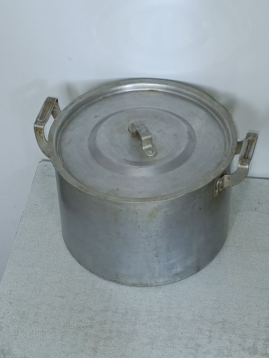 Алюминиевая кастрюля, 4 л. Б.у.