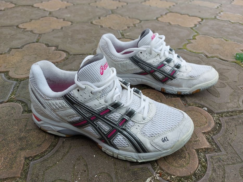 Adidasi Asics Nr.40 5