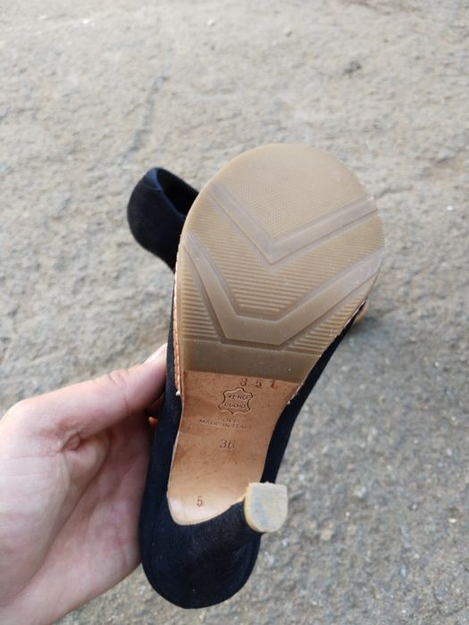 Продам женские туфли