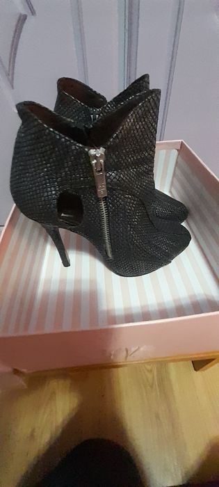 Ghete elegante dama