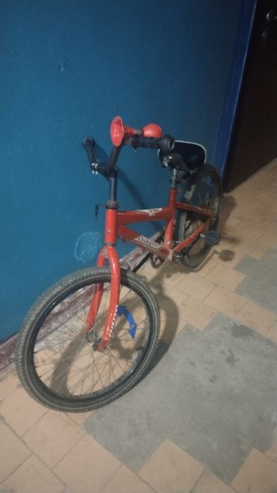 Ппродам велосипед примерно до 12 лет .