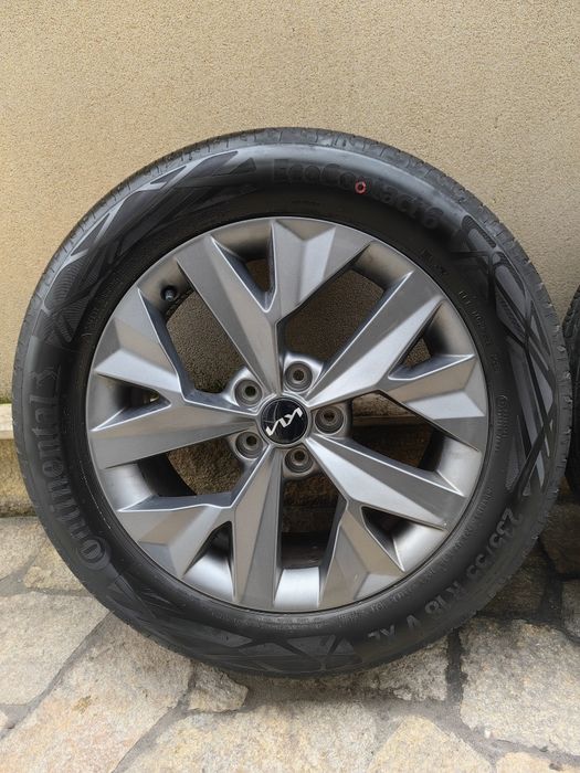 Continental 235/55/18 V XL EcoContract 6
