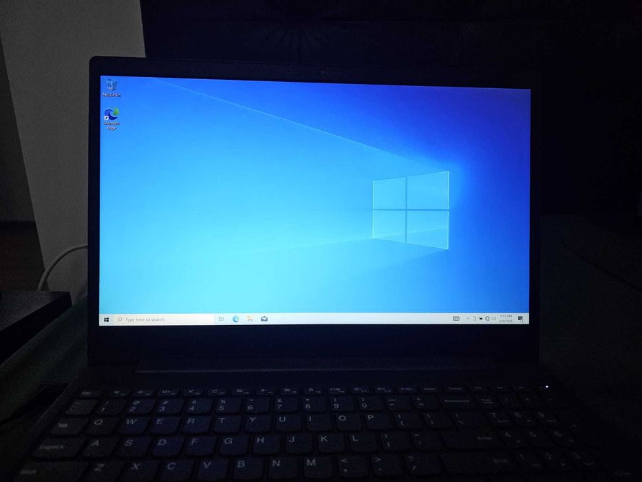 Laptop Lenovo V15-ADA