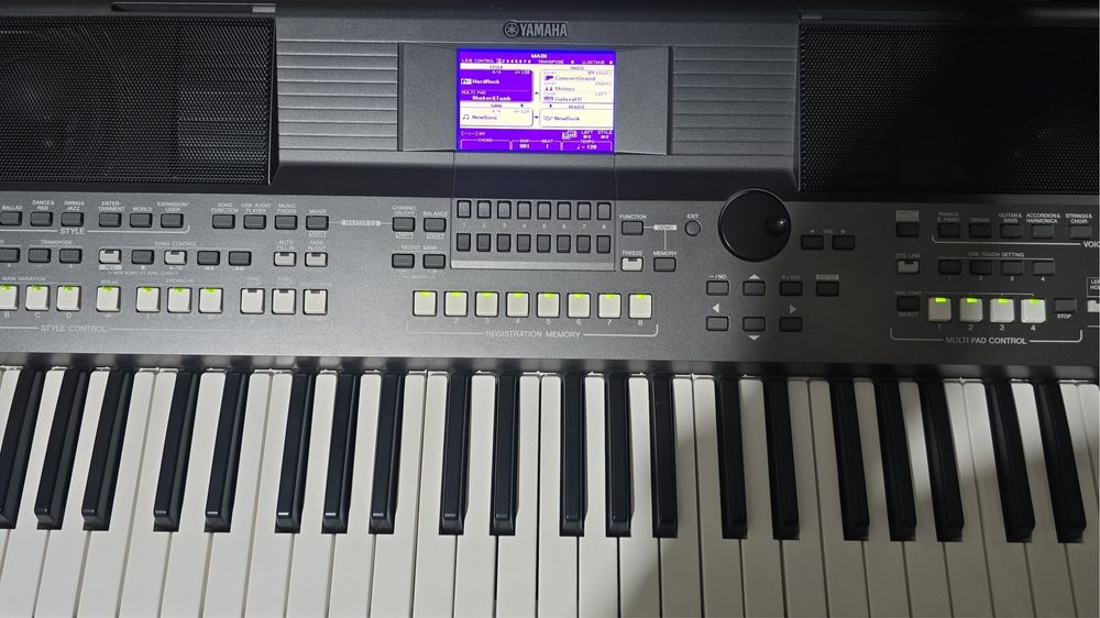 Продам синтезатор ямаха s670