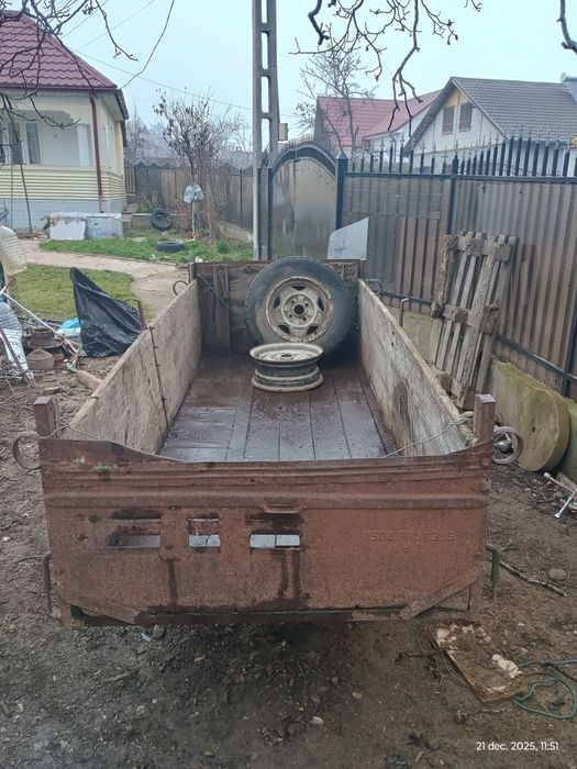 Remorca auto lunga fara semnalizare