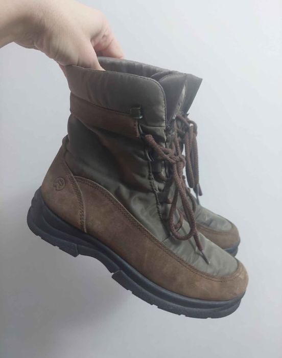 Ghete mărime 37,piele naturală întoarsă și fâș, arată foarte bine!