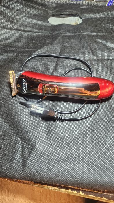 Машинка для стришки волос.