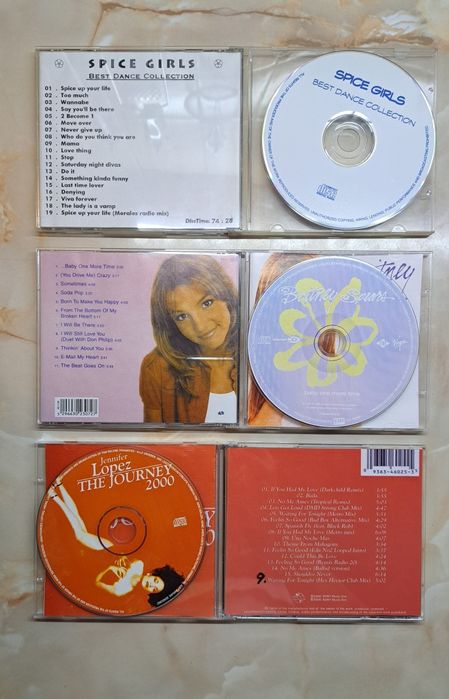 Колекция от компакт дискове CD