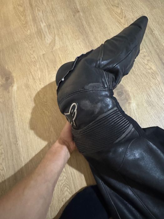 Кожен екип Dainese