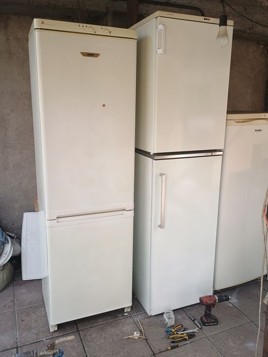 Frigider tip combină frigorifică înaltă Zanussi