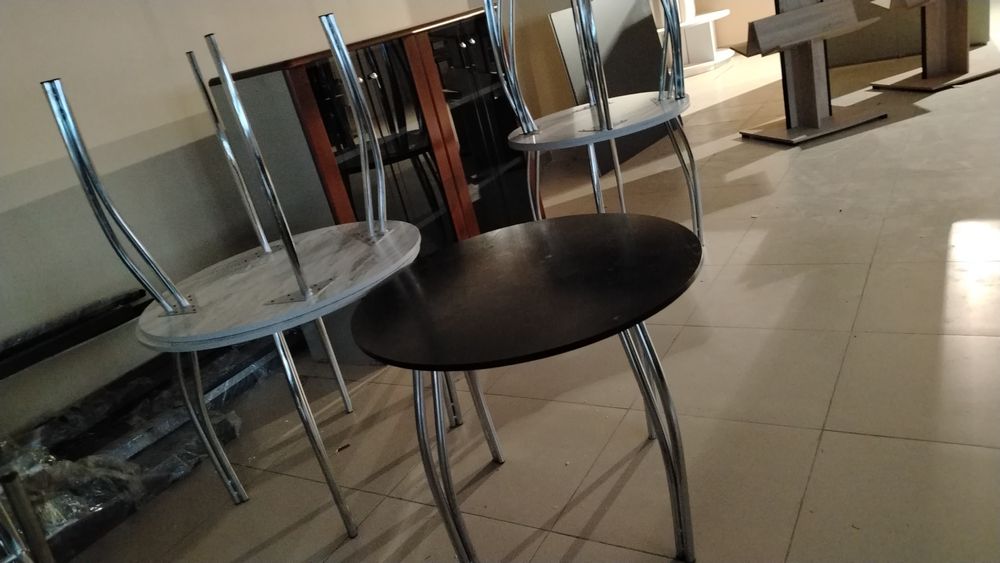 Стулья полумягкие