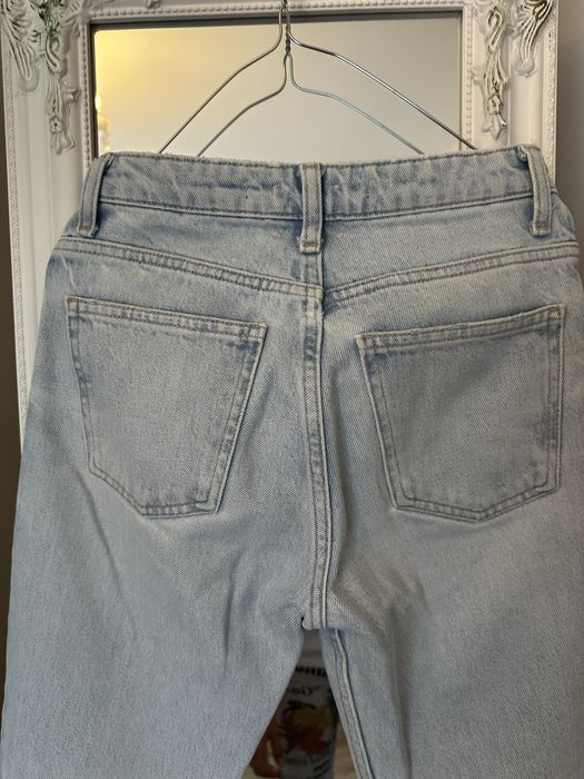 Прави дънки Зара.