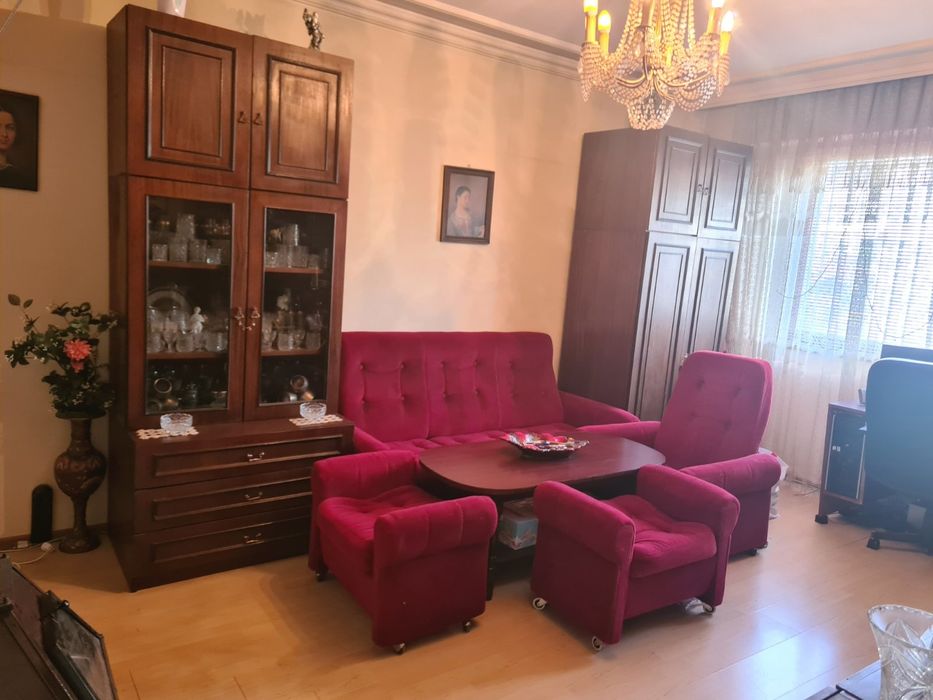 Саниран 2стаен преустроен на 3стаен в Любен Каравелов.