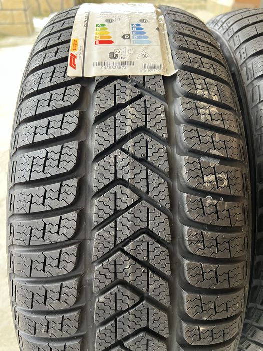 Гуми Pirelli Sotto Zero 3 225/40/19 с ДОТ 3922