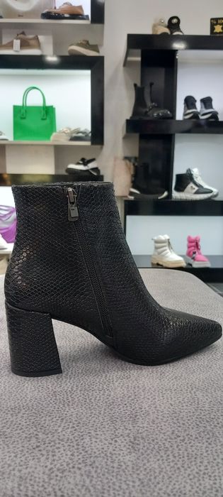 Нови дамски боти естествена кожа!37,38,39 размер