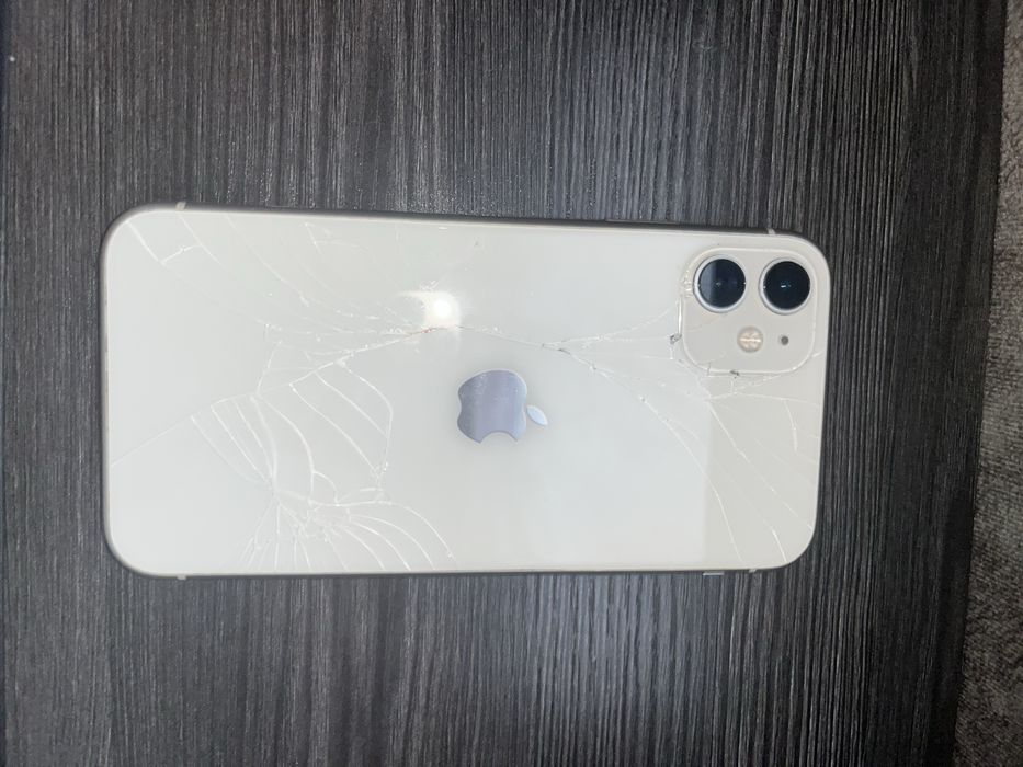 Продам Айфон 11 , 128гб памяти