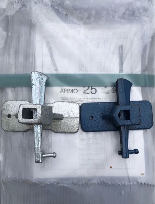 Clema fixare cofraj/fluturi cofraj/broscute/blocatori cu pana,aproximativ 500 broscute