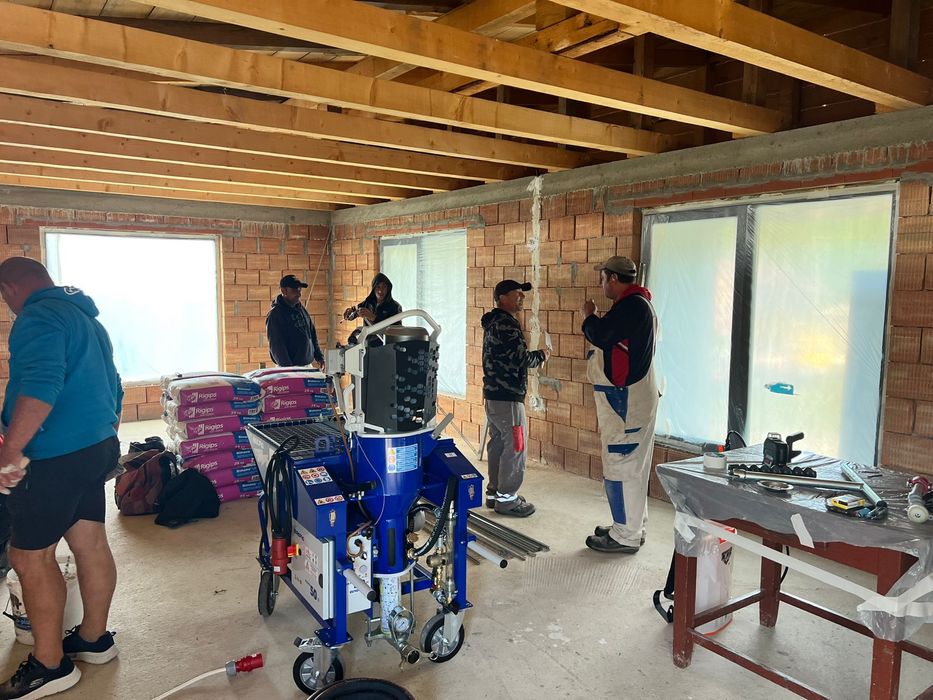 Tencuiala mecanizata reghin