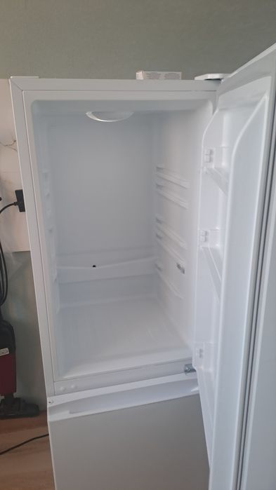 Продаю холодильник