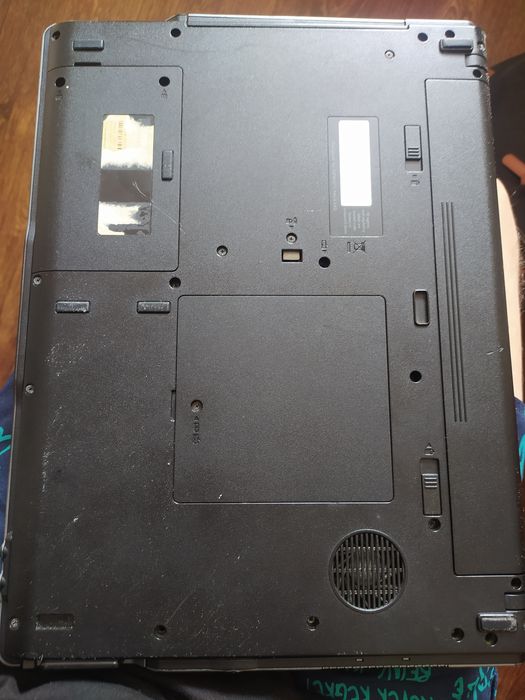 Ноутбук HP старенький