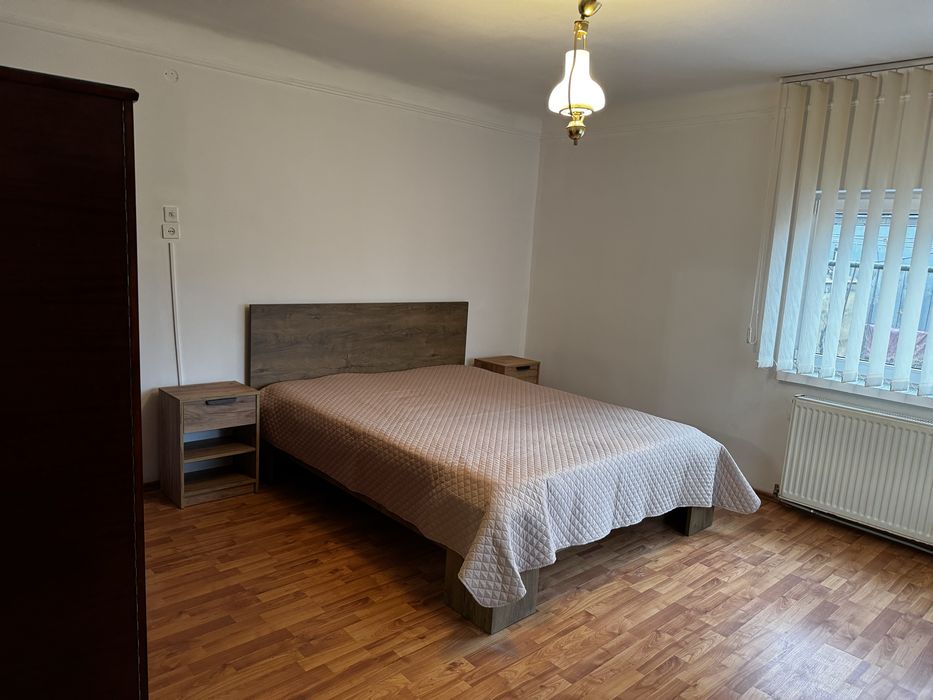 Aparatorii Patriei-Inchiriez casa curte