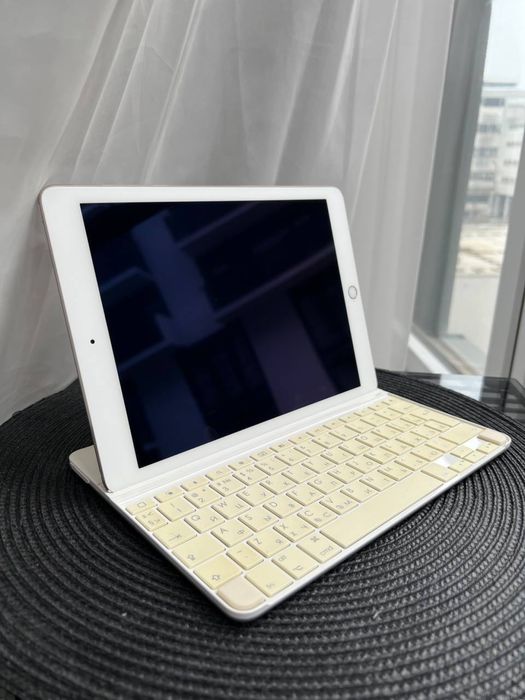 Apple iPad Air 2 Wi-Fi Gold 64GB 2014 года, ios 15.8.3