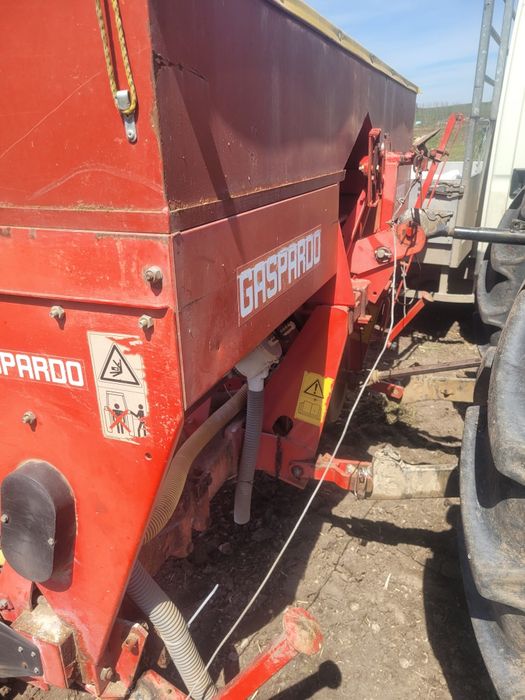 Vând semanatoare porumb!