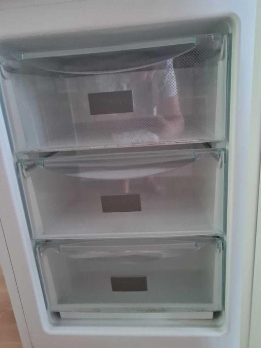 Хладилна камера  Либхер с 3 чекмеджета