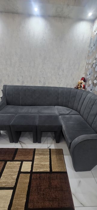 Vand set coltar plus masă superb!