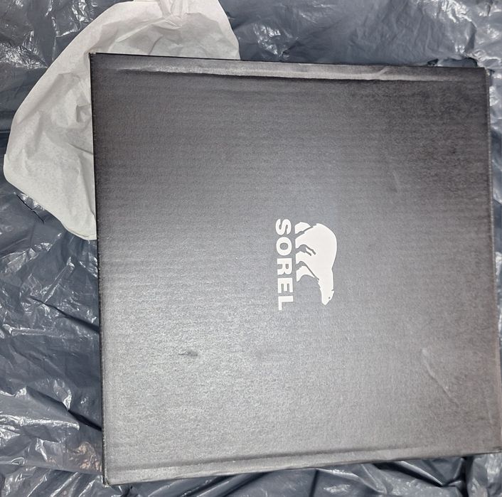 Ghete Sorel noi cu etichetă mărimea 39, 40, 41.5