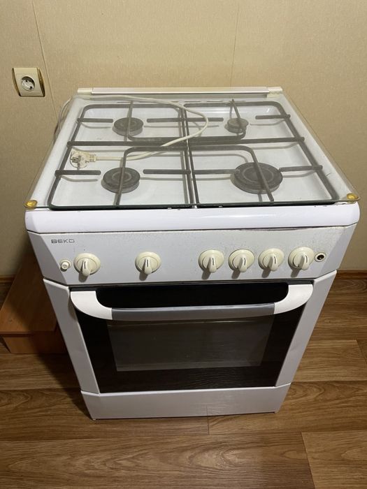 Продам газовую плиту Beko