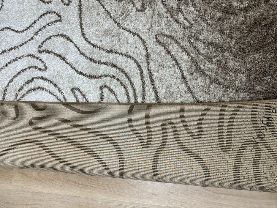 Продам ковер в хорошем состоянии