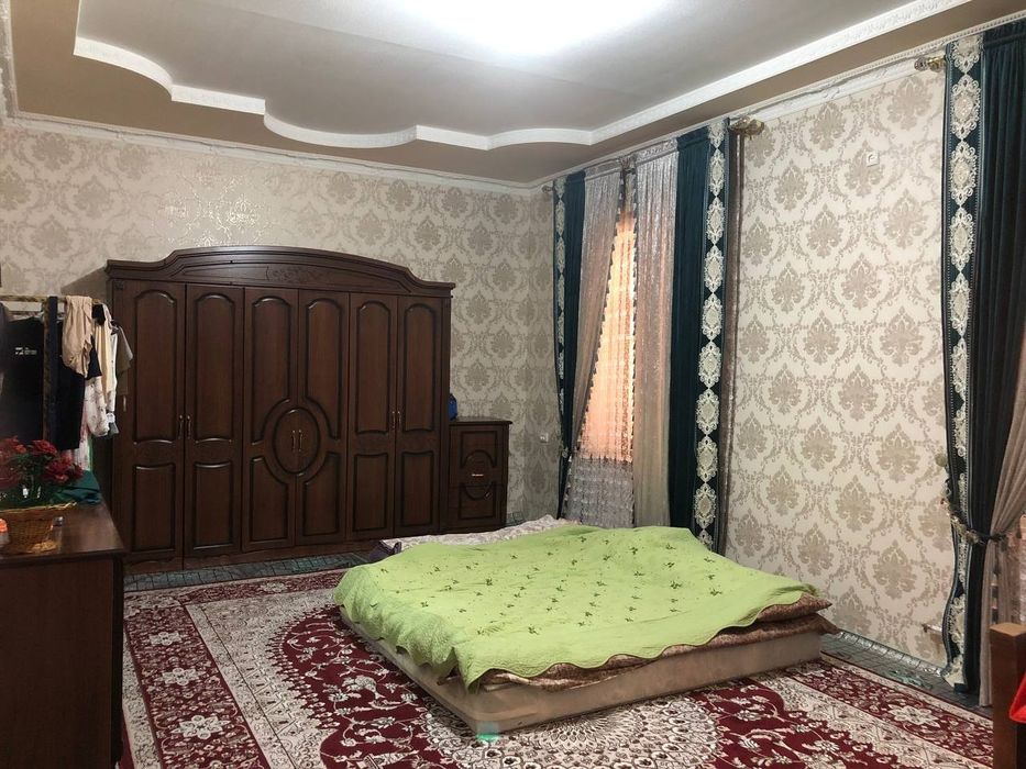 Xovli sotiladi  Motrid 4 sotok 2 etajli