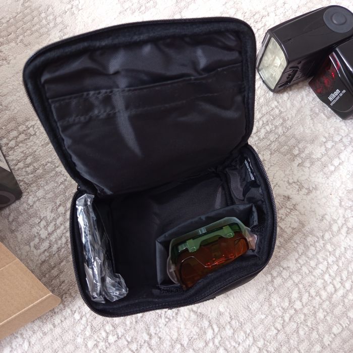 Вспышка Nikon sb-700+подарок
