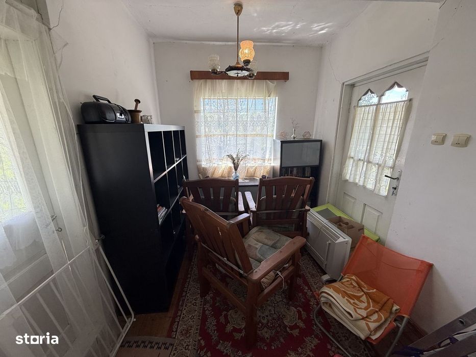 Casă parter+mansarda 100mp + beci, cu teren intravilan 1400 mp