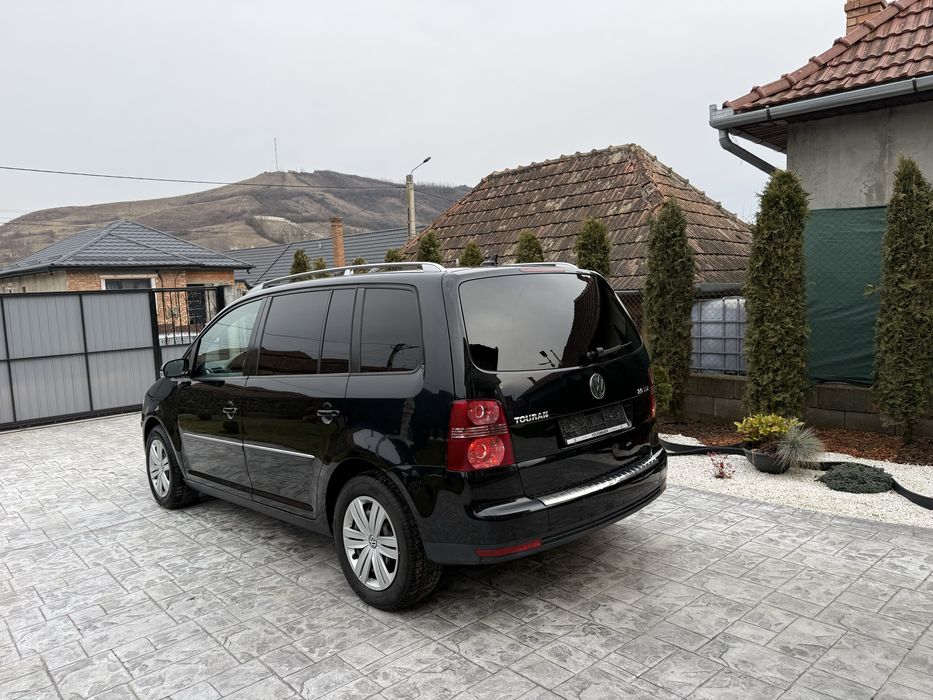 Touran • Automat • 2.0 TDI ~ BiXenon