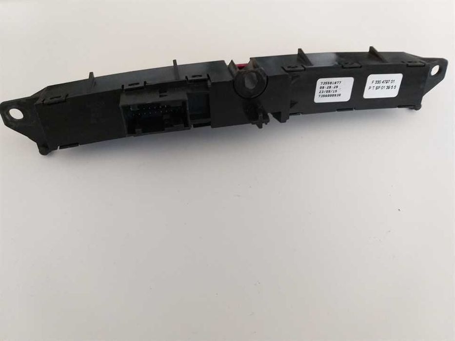 Козола за табло Панел с копчета за FIAT 500L