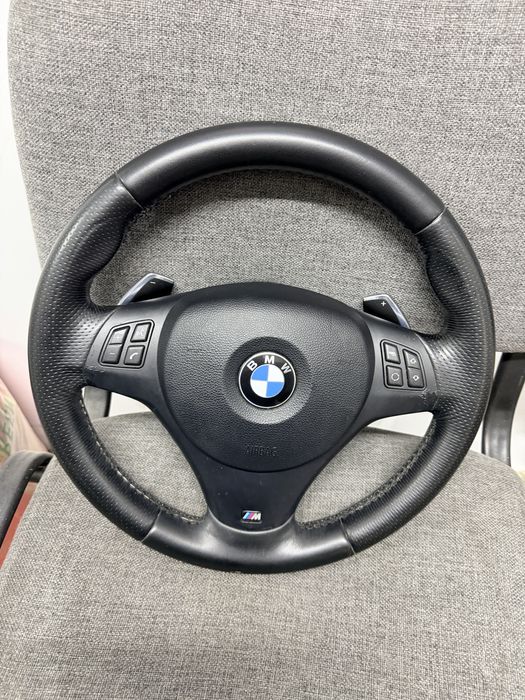 Volan m pachet cu padele bmw e90 e91 e92 e93 e87 e81 e82 e88 e84