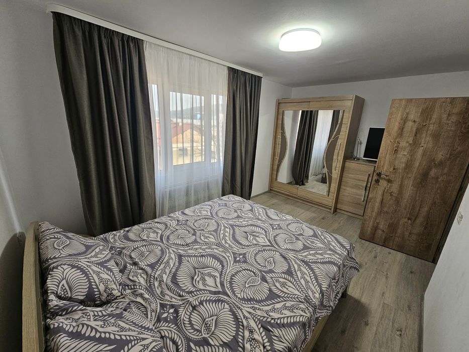 Vand apartament 3 camere