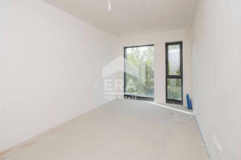 Продава се Тристаен апартамент в София, Хладилника - 110 кв.м за 2479 €/кв.м - Снимка #3