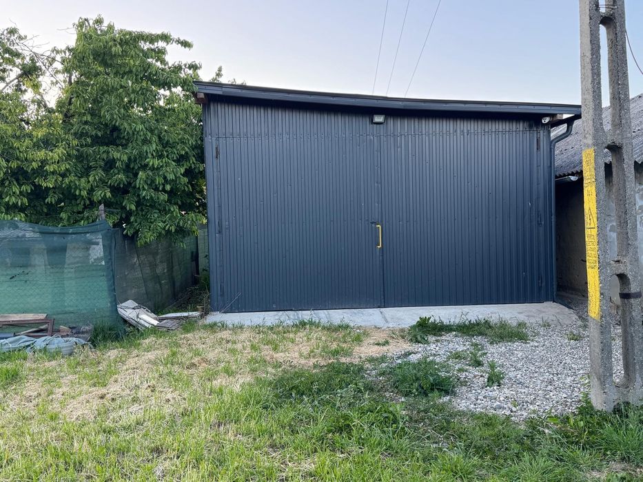 Teren intravilan  și hală