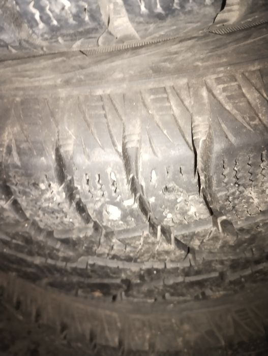 Продам  шины 235/60/18