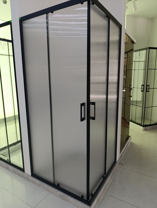 Душевые кабинки и стеклянные раздвежные двери. Любых размеров.