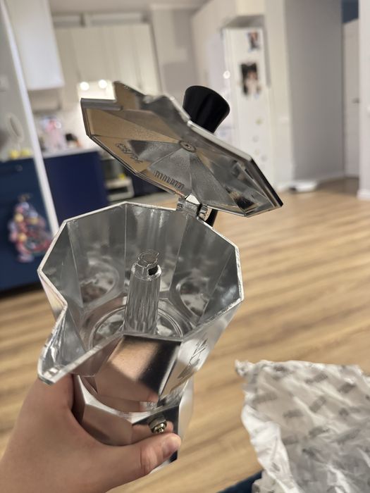 Кофеварка Bialetti Moka Express серебристый