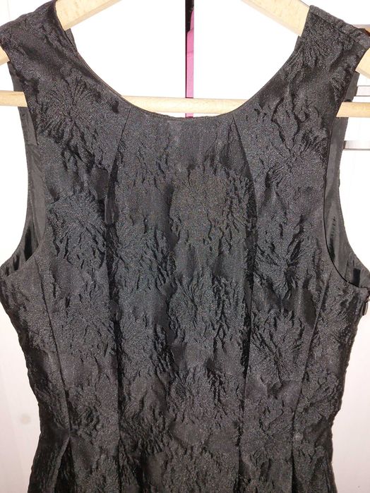 Малка черна рокля