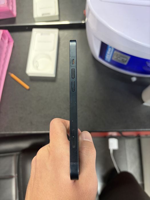 iPhone 13, 75% батерия