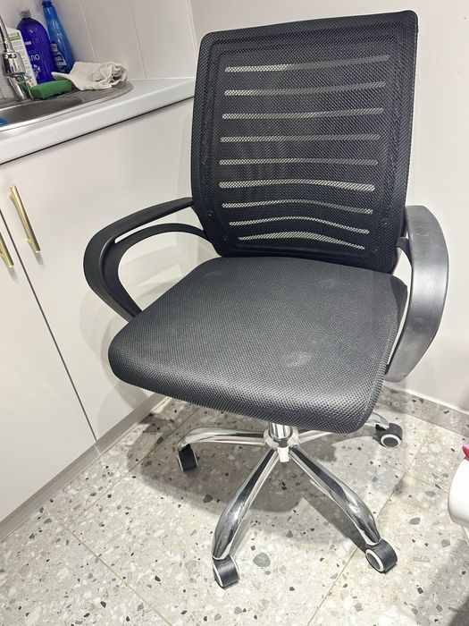 Продам кресло офисное