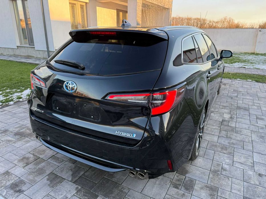 Toyota Corolla 2.0 Hybrid 184cp ECVT Lounge