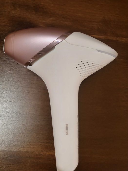 Фотоепилатор Philips Lumea IPL