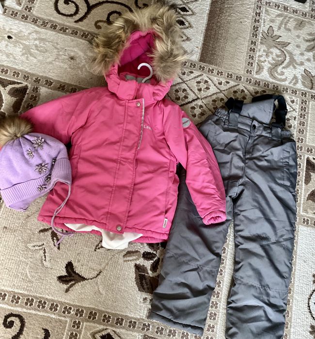 Продам комбинезон зимний на девочку